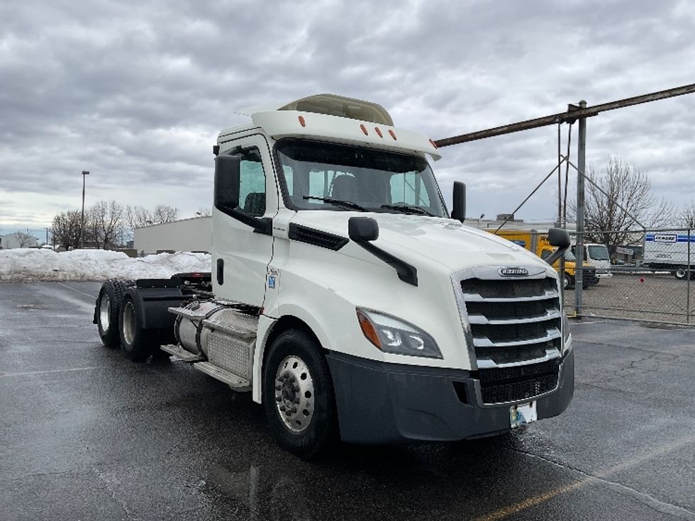 Day Cab Tractor-Heavy Duty Tractors-Freightliner-2019-T12664ST-Flower Mound-TX-365,661\n\t\tmiles-$ 44,250 - Image 1
