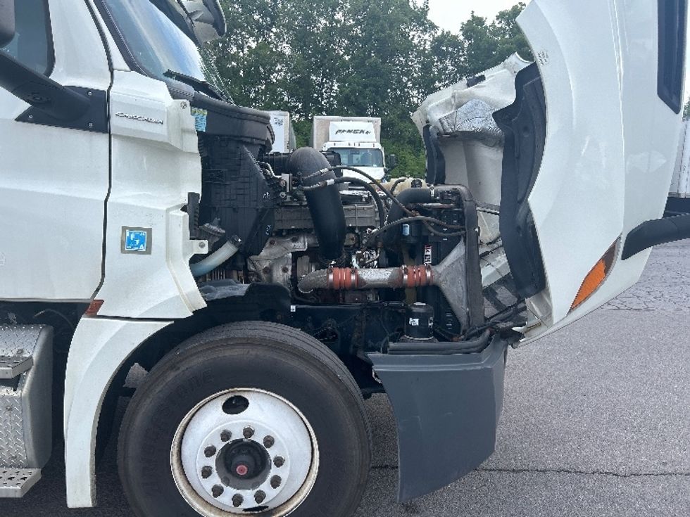 Day Cab Tractor-Heavy Duty Tractors-Freightliner-2019-T12664ST-Flower Mound-TX-488,522\n\t\tmiles-$ 40,000 - Image 15