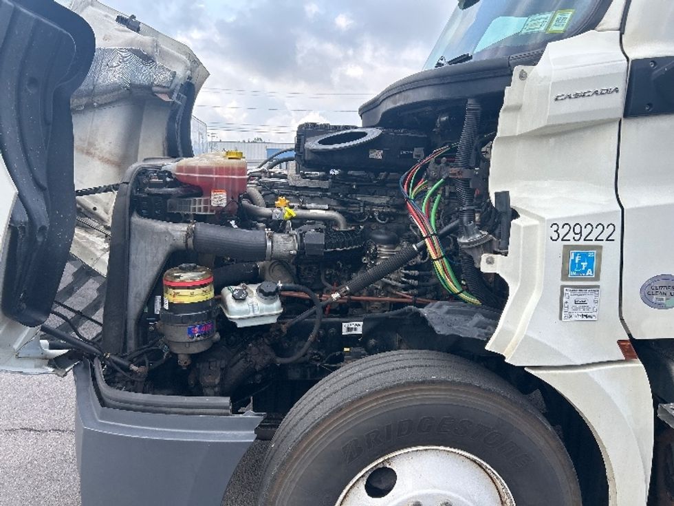 Day Cab Tractor-Heavy Duty Tractors-Freightliner-2019-T12664ST-Flower Mound-TX-488,522\n\t\tmiles-$ 40,000 - Image 16