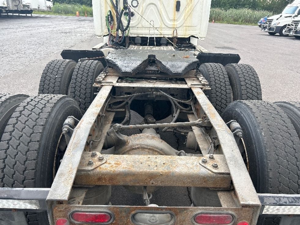 Day Cab Tractor-Heavy Duty Tractors-Freightliner-2019-T12664ST-Flower Mound-TX-488,522\n\t\tmiles-$ 40,000 - Image 6