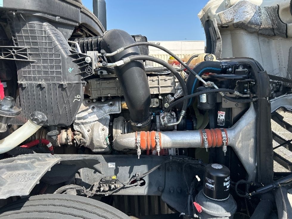 Day Cab Tractor-Heavy Duty Tractors-Freightliner-2019-T12664ST-Fontana-CA-159,964\n\t\tmiles-$ 63,250 - Image 15