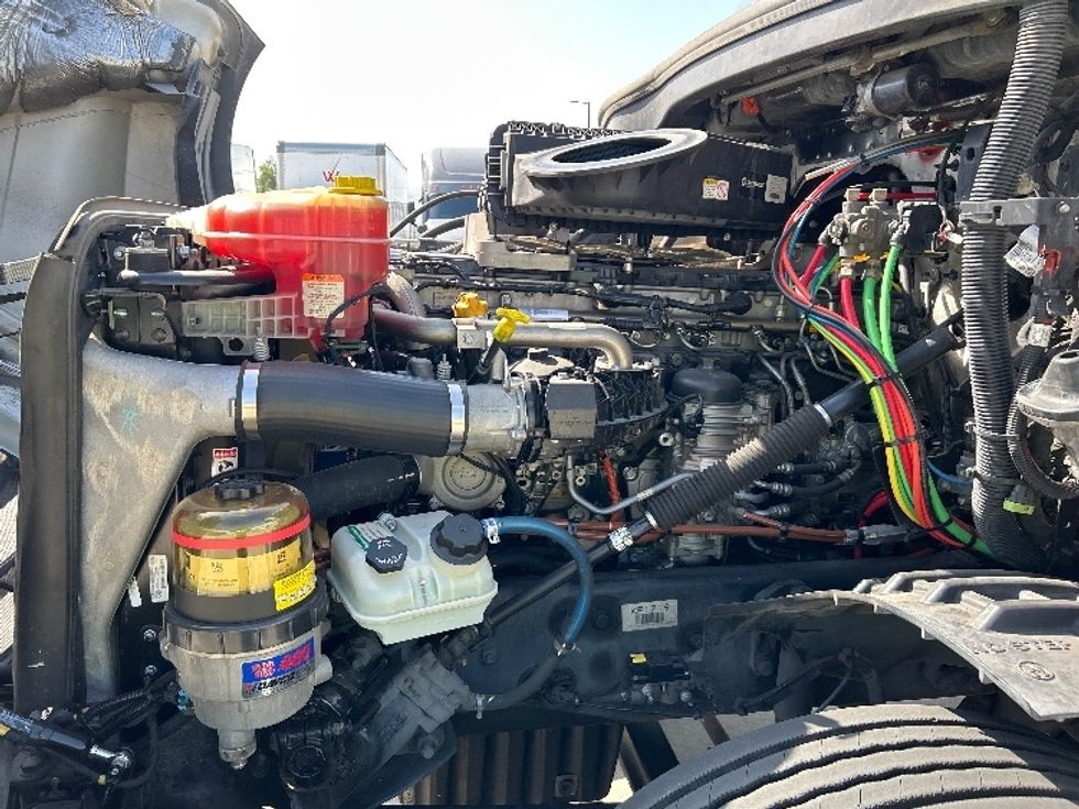 Day Cab Tractor-Heavy Duty Tractors-Freightliner-2019-T12664ST-Fontana-CA-159,964\n\t\tmiles-$ 63,250 - Image 16