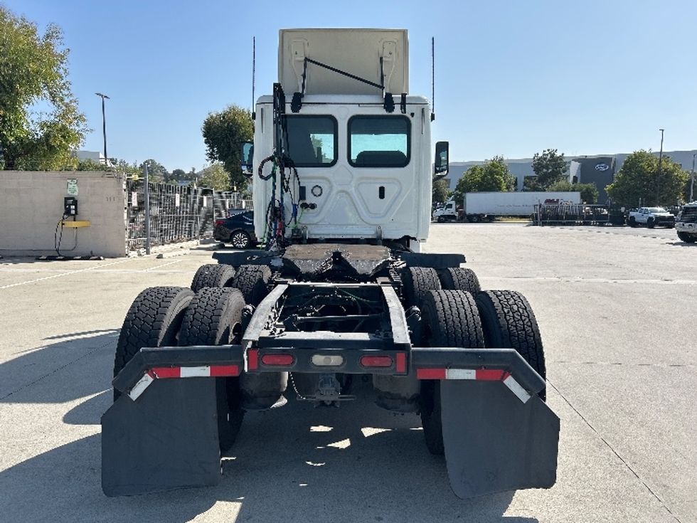 Day Cab Tractor-Heavy Duty Tractors-Freightliner-2019-T12664ST-Fontana-CA-159,964\n\t\tmiles-$ 63,250 - Image 18