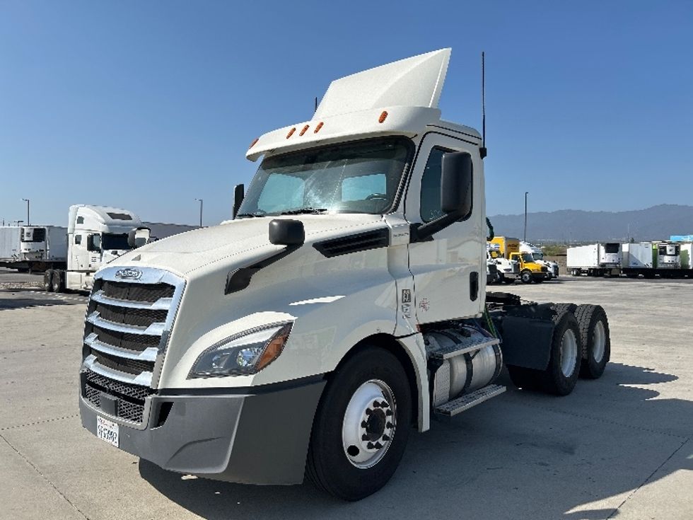 Day Cab Tractor-Heavy Duty Tractors-Freightliner-2019-T12664ST-Fontana-CA-159,964\n\t\tmiles-$ 63,250 - Image 3