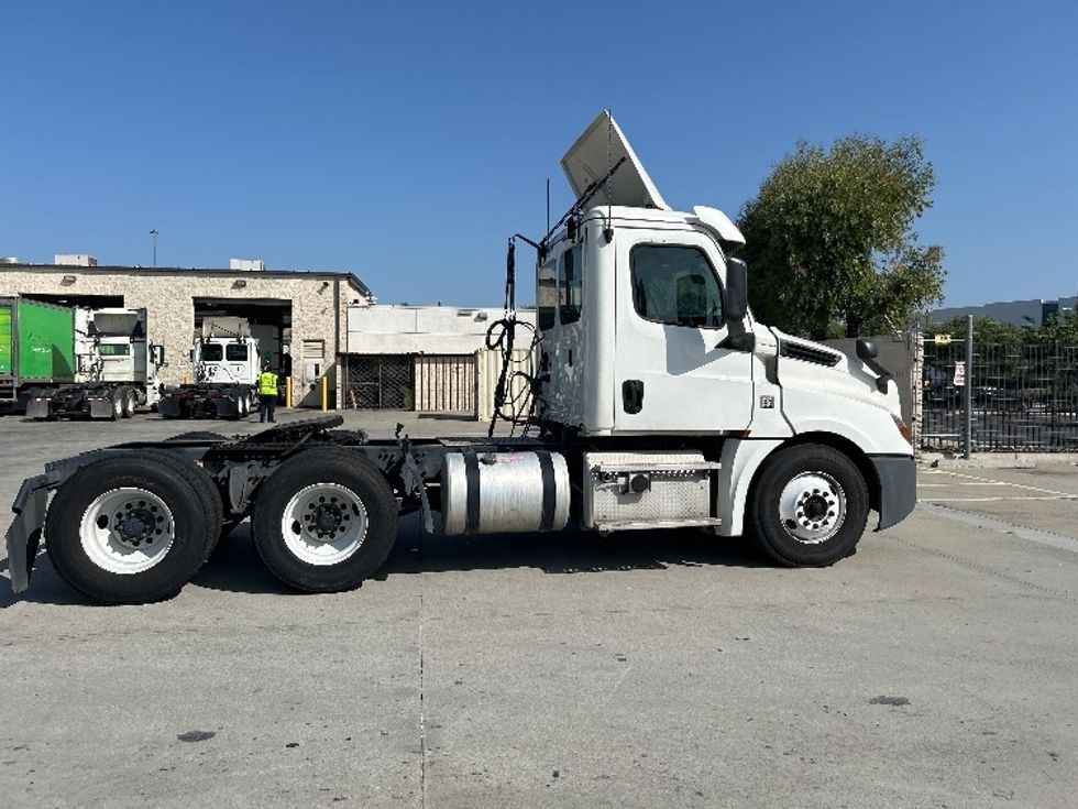 Day Cab Tractor-Heavy Duty Tractors-Freightliner-2019-T12664ST-Fontana-CA-159,964\n\t\tmiles-$ 63,250 - Image 8
