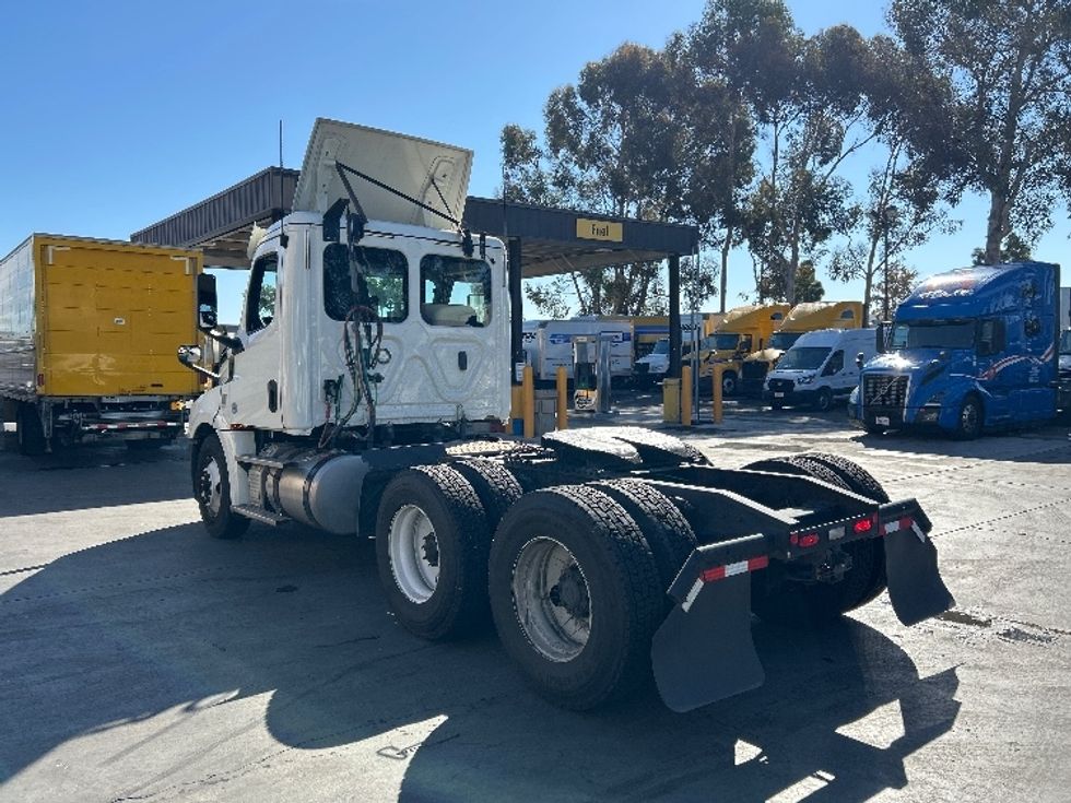Day Cab Tractor-Heavy Duty Tractors-Freightliner-2019-T12664ST-Fontana-CA-166,440\n\t\tmiles-$ 60,000 - Image 5