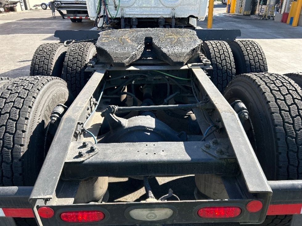 Day Cab Tractor-Heavy Duty Tractors-Freightliner-2019-T12664ST-Fontana-CA-166,440\n\t\tmiles-$ 60,000 - Image 6