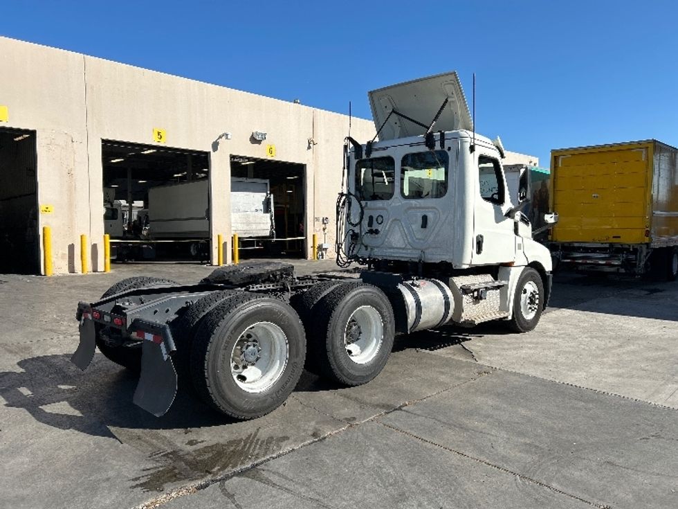 Day Cab Tractor-Heavy Duty Tractors-Freightliner-2019-T12664ST-Fontana-CA-166,440\n\t\tmiles-$ 60,000 - Image 7