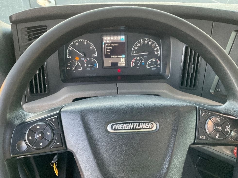 Day Cab Tractor-Heavy Duty Tractors-Freightliner-2019-T12664ST-Fontana-CA-240,785\n\t\tmiles-$ 53,000 - Image 11