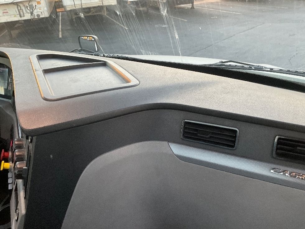 Day Cab Tractor-Heavy Duty Tractors-Freightliner-2019-T12664ST-Fontana-CA-240,785\n\t\tmiles-$ 53,000 - Image 13