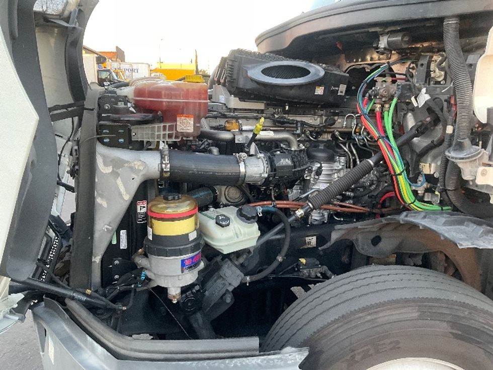 Day Cab Tractor-Heavy Duty Tractors-Freightliner-2019-T12664ST-Fontana-CA-240,785\n\t\tmiles-$ 53,000 - Image 16