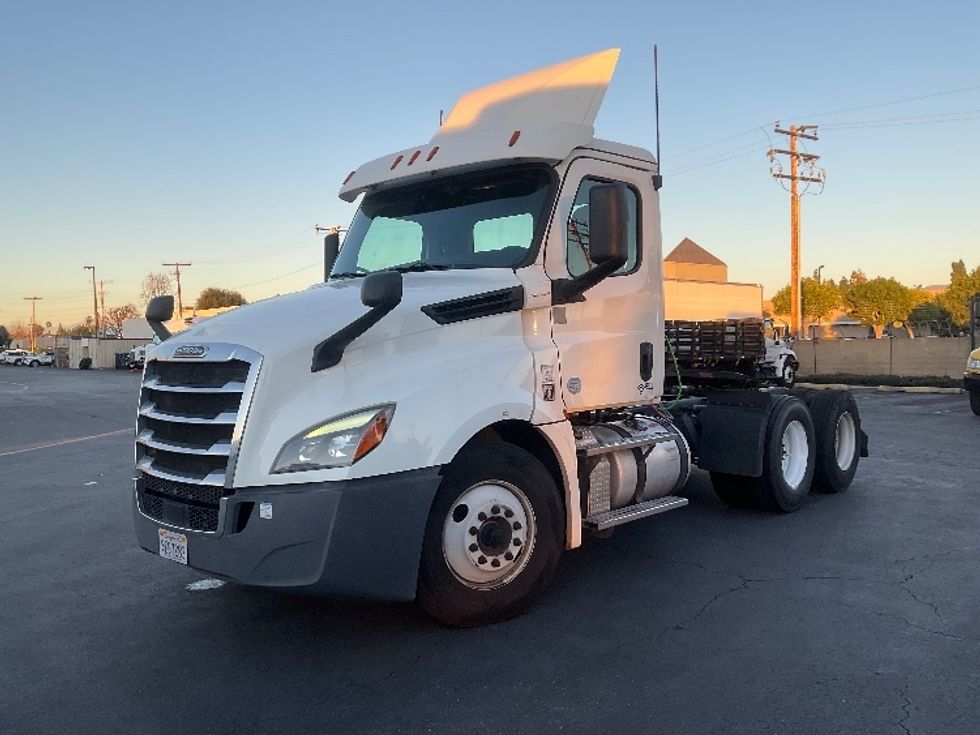 Day Cab Tractor-Heavy Duty Tractors-Freightliner-2019-T12664ST-Fontana-CA-240,785\n\t\tmiles-$ 53,000 - Image 3