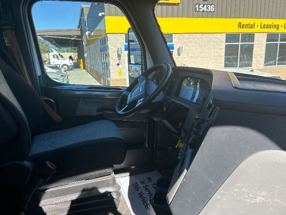 Day Cab Tractor-Heavy Duty Tractors-Freightliner-2019-T12664ST-Fontana-CA-259,581\n\t\tmiles-$ 55,500 - Image 14