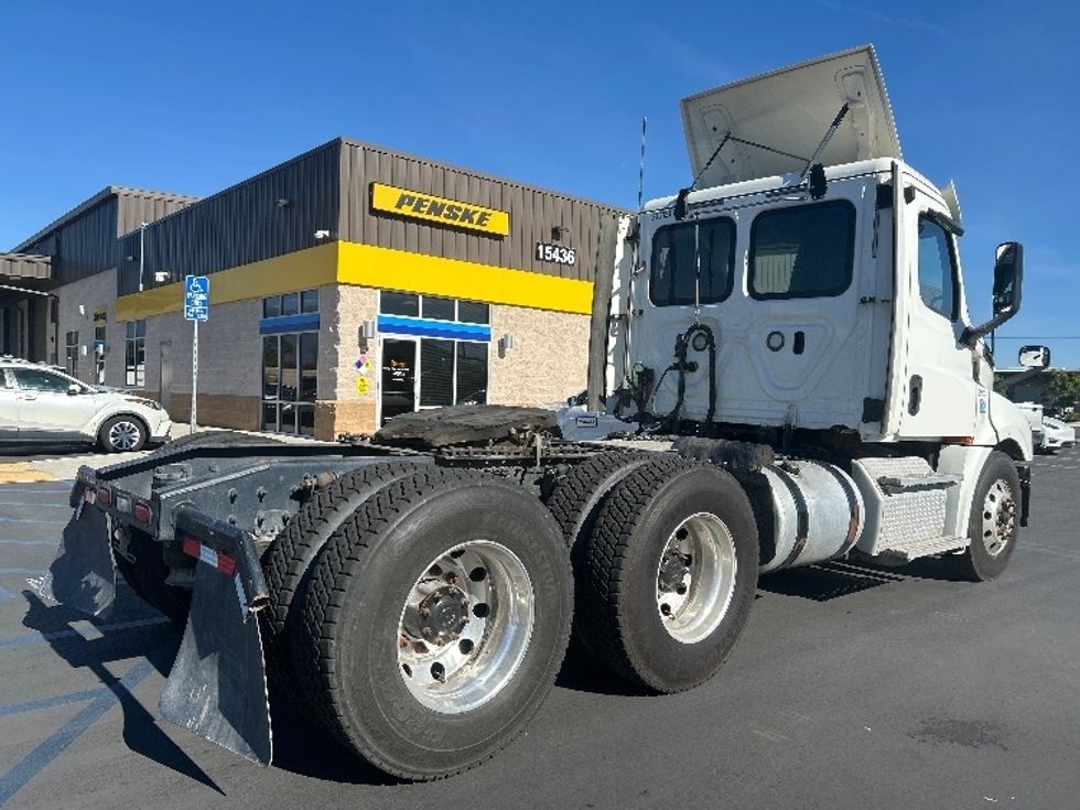Day Cab Tractor-Heavy Duty Tractors-Freightliner-2019-T12664ST-Fontana-CA-259,581\n\t\tmiles-$ 55,500 - Image 7