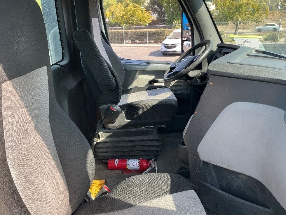 Day Cab Tractor-Heavy Duty Tractors-Freightliner-2019-T12664ST-Fontana-CA-268,196\n\t\tmiles-$ 55,000 - Image 14