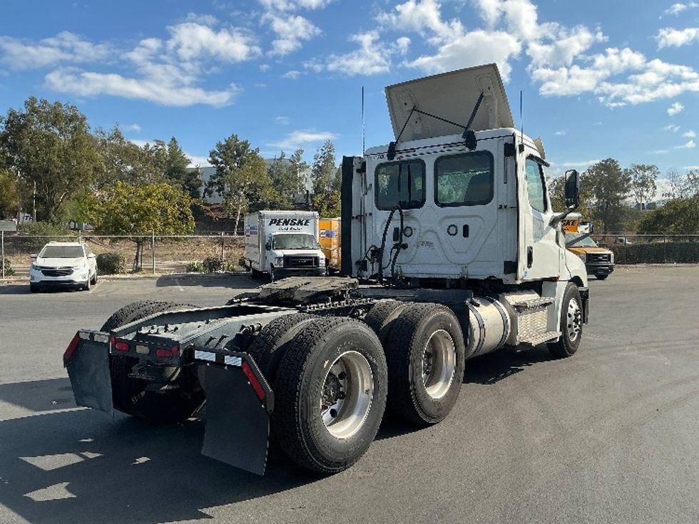 Day Cab Tractor-Heavy Duty Tractors-Freightliner-2019-T12664ST-Fontana-CA-268,196\n\t\tmiles-$ 55,000 - Image 7