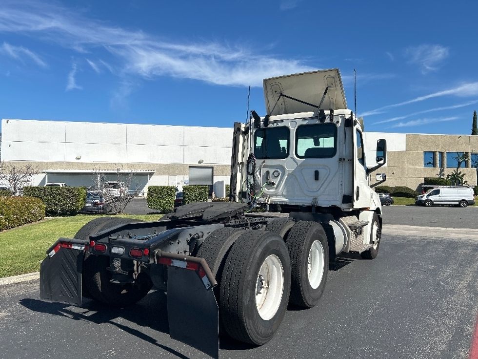 Day Cab Tractor-Heavy Duty Tractors-Freightliner-2019-T12664ST-Fontana-CA-273,845\n\t\tmiles-$ 51,250 - Image 7