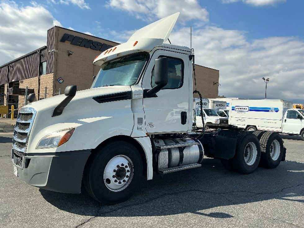 Day Cab Tractor-Heavy Duty Tractors-Freightliner-2019-T12664ST-Fontana-CA-280,858\n\t\tmiles-$ 52,500 - Image 4