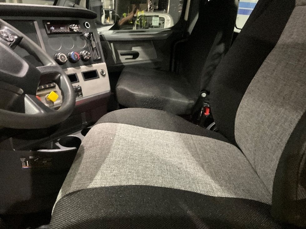 Day Cab Tractor-Heavy Duty Tractors-Freightliner-2019-T12664ST-Fontana-CA-298,139\n\t\tmiles-$ 50,000 - Image 10