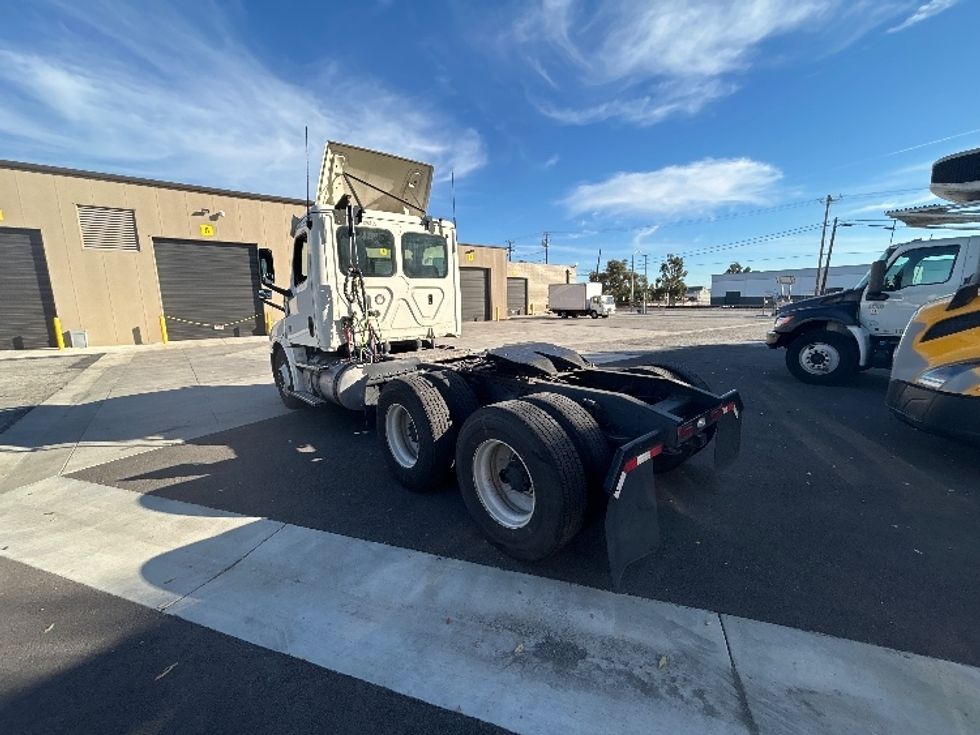 Day Cab Tractor-Heavy Duty Tractors-Freightliner-2019-T12664ST-Fontana-CA-298,139\n\t\tmiles-$ 50,000 - Image 5