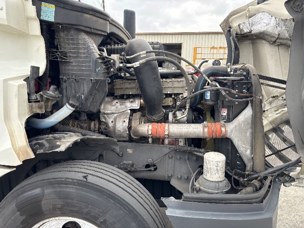 Day Cab Tractor-Heavy Duty Tractors-Freightliner-2019-T12664ST-Fontana-CA-340,359\n\t\tmiles-$ 49,250 - Image 15