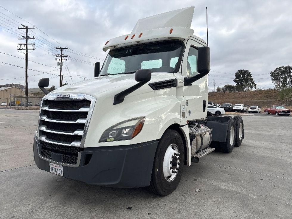 Day Cab Tractor-Heavy Duty Tractors-Freightliner-2019-T12664ST-Fontana-CA-340,359\n\t\tmiles-$ 49,250 - Image 3