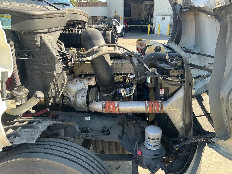 Day Cab Tractor-Heavy Duty Tractors-Freightliner-2019-T12664ST-Fontana-CA-363,025\n\t\tmiles-$ 48,000 - Image 15