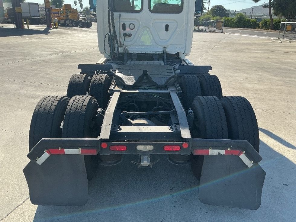 Day Cab Tractor-Heavy Duty Tractors-Freightliner-2019-T12664ST-Fontana-CA-363,025\n\t\tmiles-$ 48,000 - Image 6