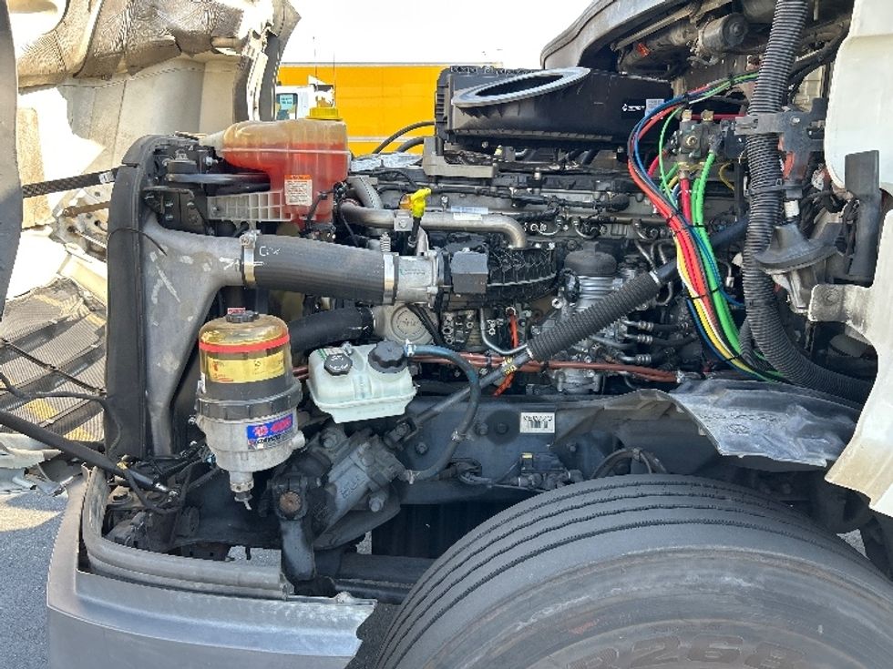 Day Cab Tractor-Heavy Duty Tractors-Freightliner-2019-T12664ST-Fontana-CA-365,095\n\t\tmiles-$ 46,000 - Image 16