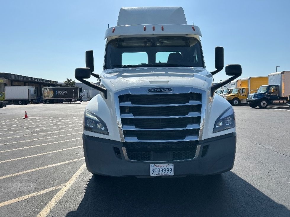 Day Cab Tractor-Heavy Duty Tractors-Freightliner-2019-T12664ST-Fontana-CA-365,095\n\t\tmiles-$ 46,000 - Image 2