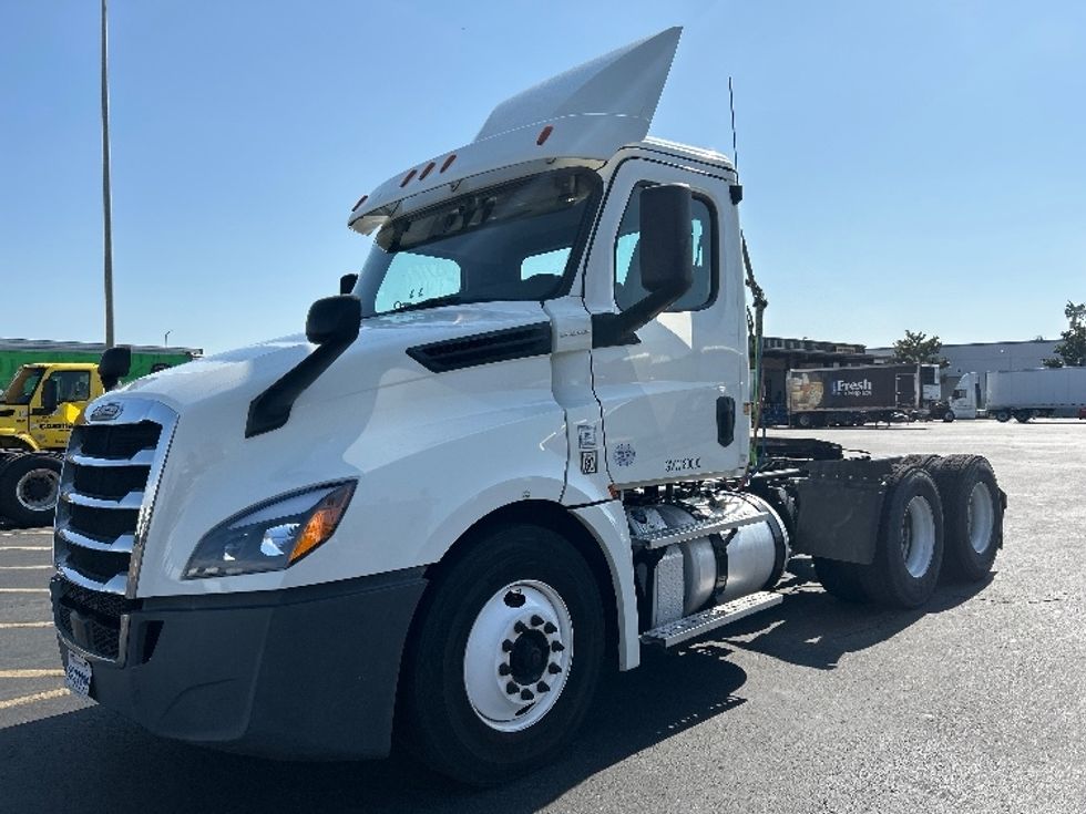 Day Cab Tractor-Heavy Duty Tractors-Freightliner-2019-T12664ST-Fontana-CA-365,095\n\t\tmiles-$ 46,000 - Image 3