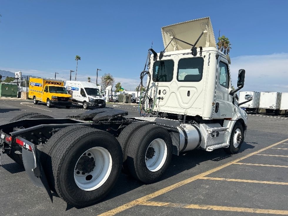 Day Cab Tractor-Heavy Duty Tractors-Freightliner-2019-T12664ST-Fontana-CA-365,095\n\t\tmiles-$ 46,000 - Image 7