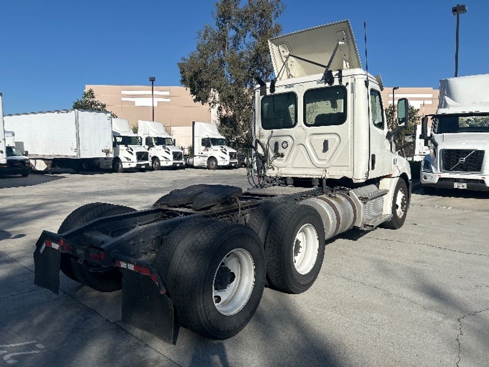 Day Cab Tractor-Heavy Duty Tractors-Freightliner-2019-T12664ST-Fontana-CA-392,109\n\t\tmiles-$ 44,500 - Image 7