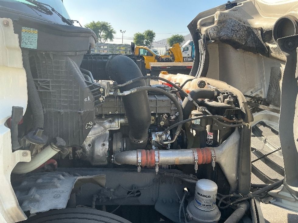 Day Cab Tractor-Heavy Duty Tractors-Freightliner-2019-T12664ST-Fontana-CA-408,951\n\t\tmiles-$ 45,000 - Image 15