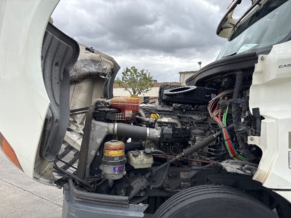 Day Cab Tractor-Heavy Duty Tractors-Freightliner-2019-T12664ST-Fontana-CA-415,459\n\t\tmiles-$ 45,000 - Image 16