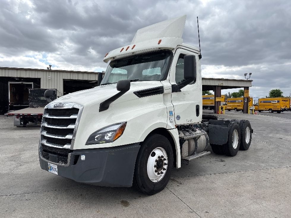 Day Cab Tractor-Heavy Duty Tractors-Freightliner-2019-T12664ST-Fontana-CA-415,459\n\t\tmiles-$ 45,000 - Image 3