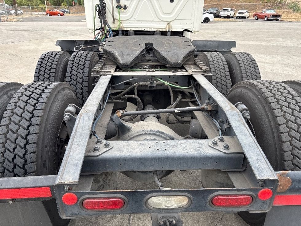 Day Cab Tractor-Heavy Duty Tractors-Freightliner-2019-T12664ST-Fontana-CA-415,459\n\t\tmiles-$ 45,000 - Image 6