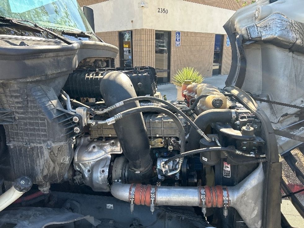 Day Cab Tractor-Heavy Duty Tractors-Freightliner-2019-T12664ST-Fontana-CA-424,778\n\t\tmiles-$ 44,750 - Image 15