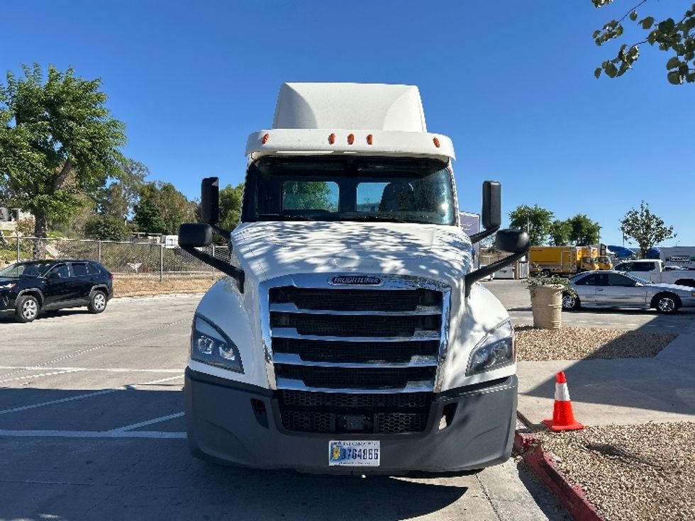 Day Cab Tractor-Heavy Duty Tractors-Freightliner-2019-T12664ST-Fontana-CA-424,778\n\t\tmiles-$ 44,750 - Image 2
