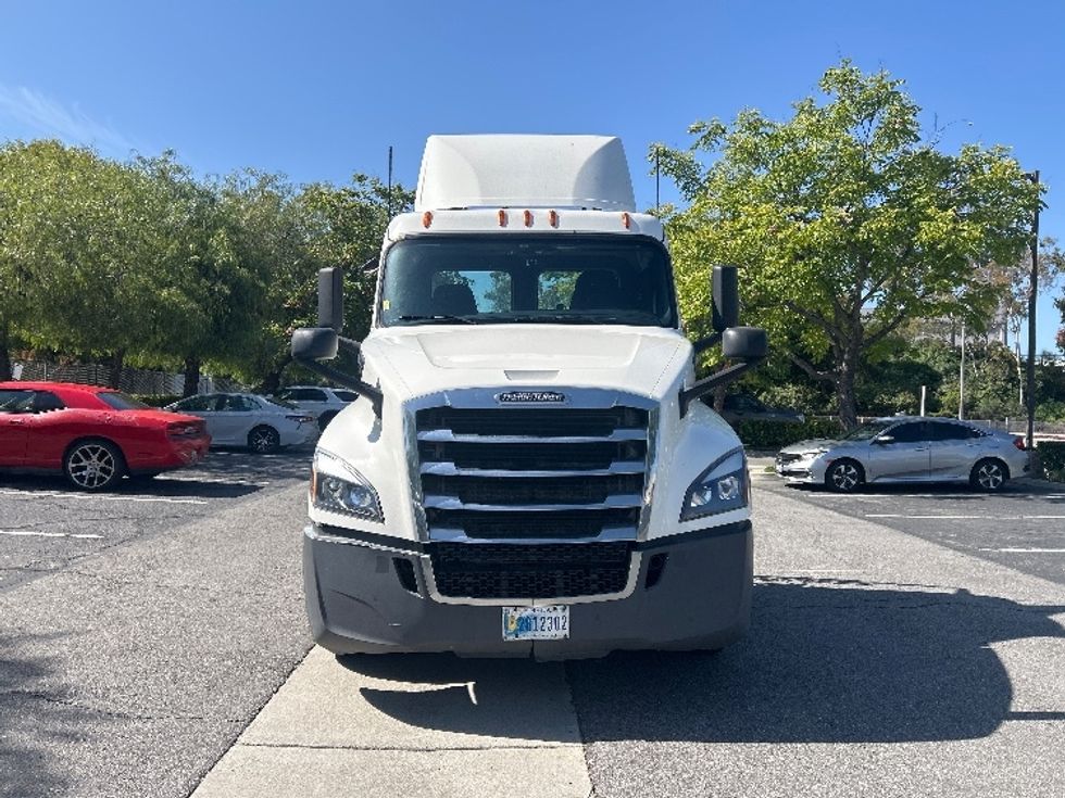 Day Cab Tractor-Heavy Duty Tractors-Freightliner-2019-T12664ST-Fontana-CA-478,347\n\t\tmiles-$ 36,250 - Image 2