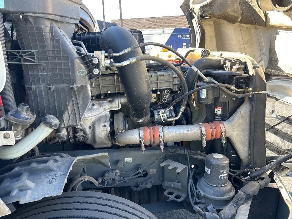 Day Cab Tractor-Heavy Duty Tractors-Freightliner-2019-T12664ST-Fontana-CA-494,108\n\t\tmiles-$ 40,250 - Image 15