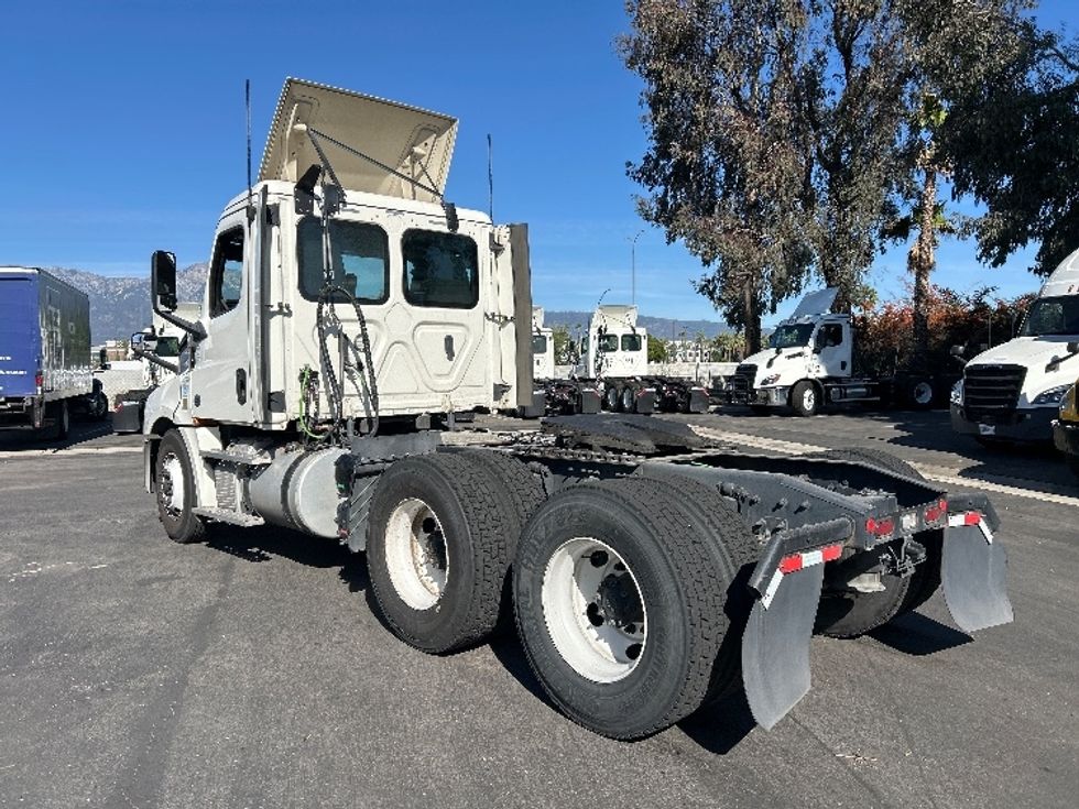 Day Cab Tractor-Heavy Duty Tractors-Freightliner-2019-T12664ST-Fontana-CA-494,108\n\t\tmiles-$ 40,250 - Image 5