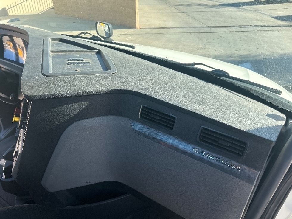 Day Cab Tractor-Heavy Duty Tractors-Freightliner-2019-T12664ST-Fontana-CA-507,816\n\t\tmiles-$ 38,750 - Image 13