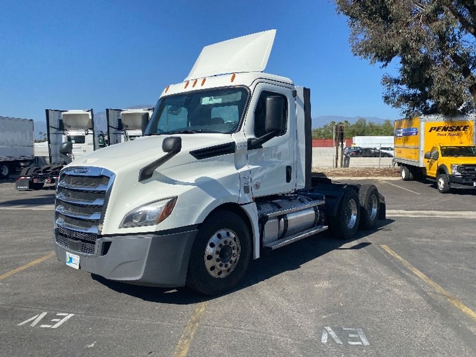 Day Cab Tractor-Heavy Duty Tractors-Freightliner-2019-T12664ST-Fontana-CA-630,456\n\t\tmiles-$ 36,750 - Image 3