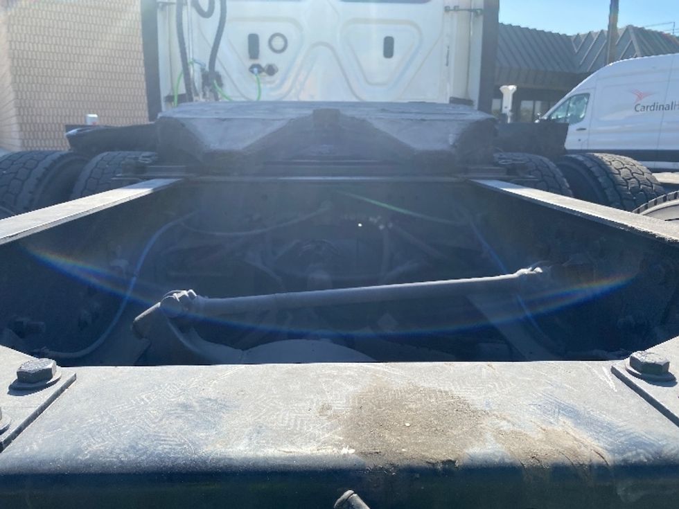 Day Cab Tractor-Heavy Duty Tractors-Freightliner-2019-T12664ST-Fontana-CA-630,456\n\t\tmiles-$ 36,750 - Image 6