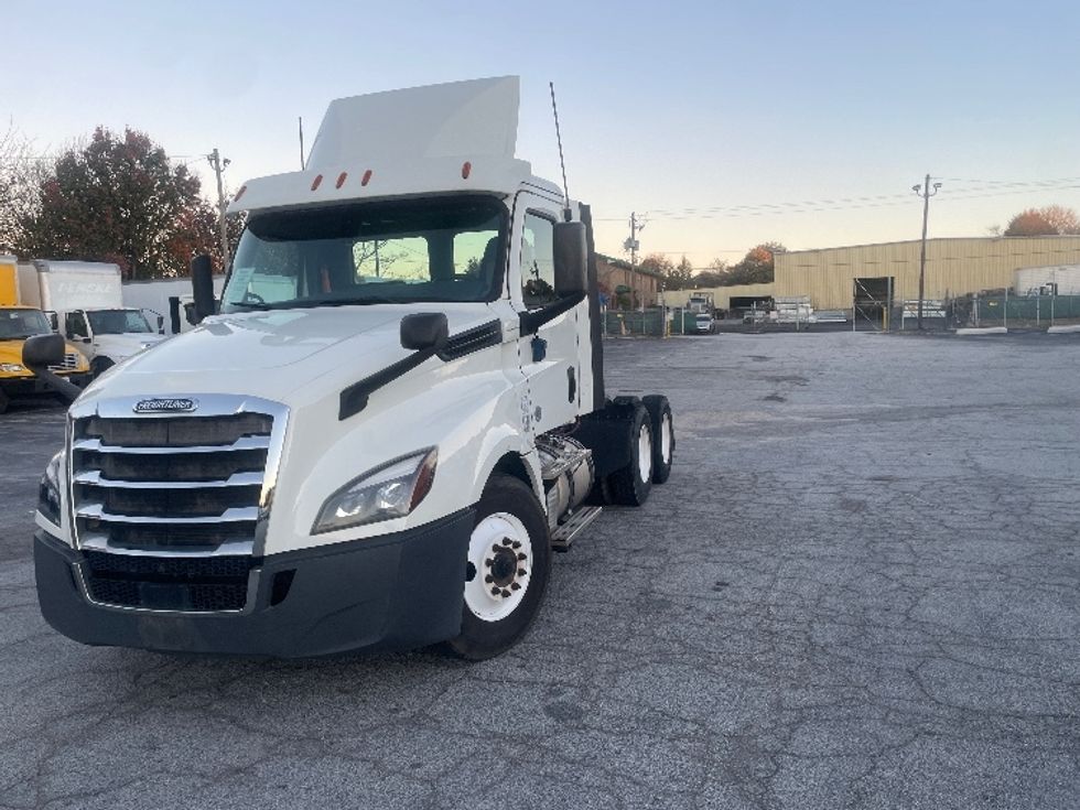 Day Cab Tractor-Heavy Duty Tractors-Freightliner-2019-T12664ST-Forest Park-GA-245,459\n\t\tmiles-$ 54,250 - Image 3
