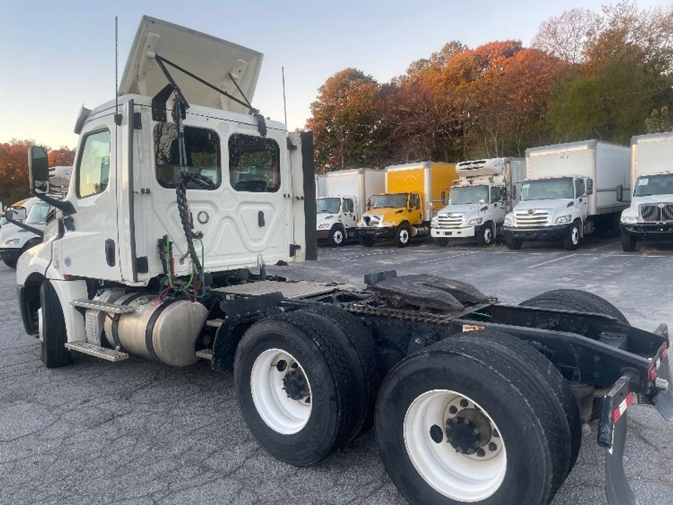 Day Cab Tractor-Heavy Duty Tractors-Freightliner-2019-T12664ST-Forest Park-GA-245,459\n\t\tmiles-$ 54,250 - Image 5