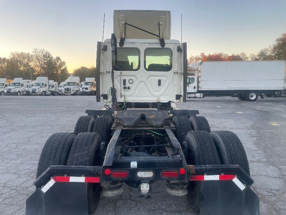 Day Cab Tractor-Heavy Duty Tractors-Freightliner-2019-T12664ST-Forest Park-GA-245,459\n\t\tmiles-$ 54,250 - Image 6