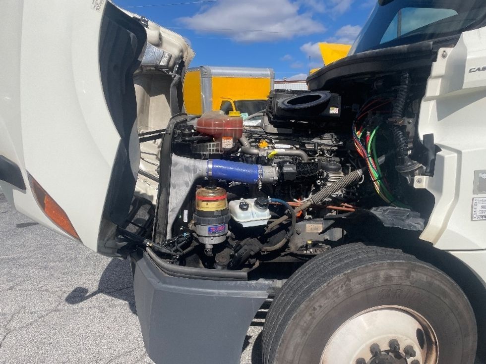 Day Cab Tractor-Heavy Duty Tractors-Freightliner-2019-T12664ST-Forest Park-GA-257,985\n\t\tmiles-$ 53,500 - Image 16