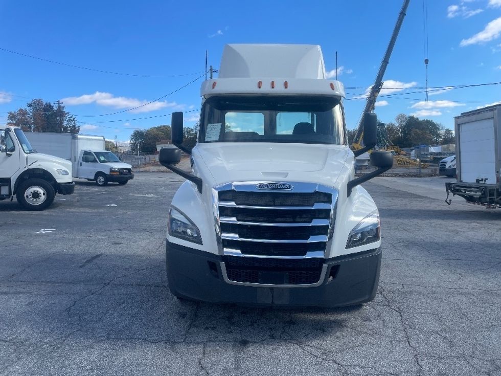 Day Cab Tractor-Heavy Duty Tractors-Freightliner-2019-T12664ST-Forest Park-GA-257,985\n\t\tmiles-$ 53,500 - Image 2